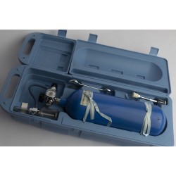 أسطوانة أكسجين مع حقيبة - متوفرة بأحجام 2 لتر، و 5 لتر للاستخدام المنزلي والسفر