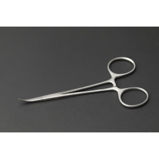 Curved mosquitto forceps 