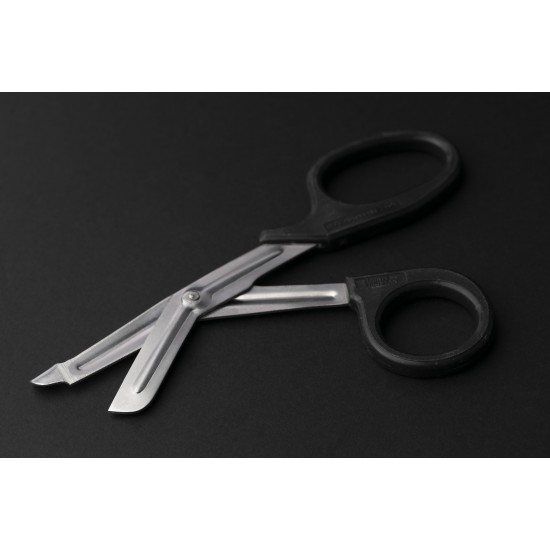 مقص لقص الشاش